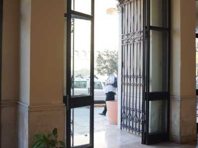 Se si prova a varcare il cancello d�ingresso, si rimarr� per� delusi...
